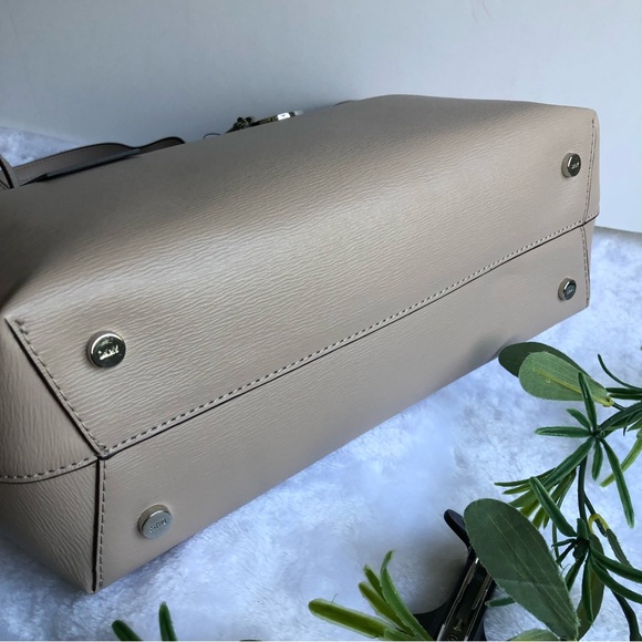 DKNY Bryant MD Tote, NWT - Picture 3 of 7